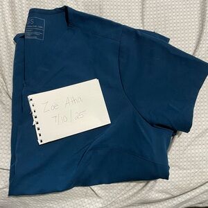 FIGS Catalina 2 Pocket Scrub Top